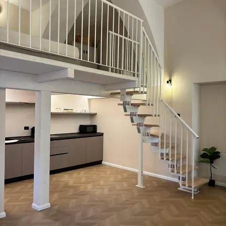 Creative Loft At Garda Apartmán